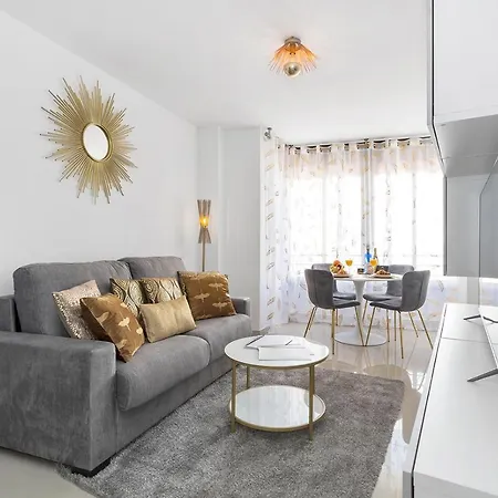 Reel Apartments- Walk To The And Centre Apartment *