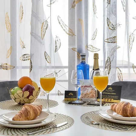 Reel Apartments- Walk To The And Centre Torrevieja