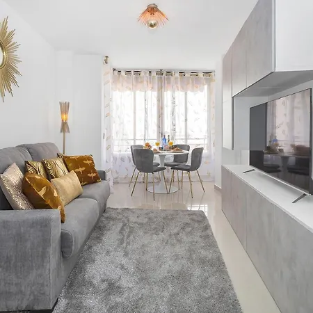 Reel Apartments- Walk To The And Centre Apartment Torrevieja