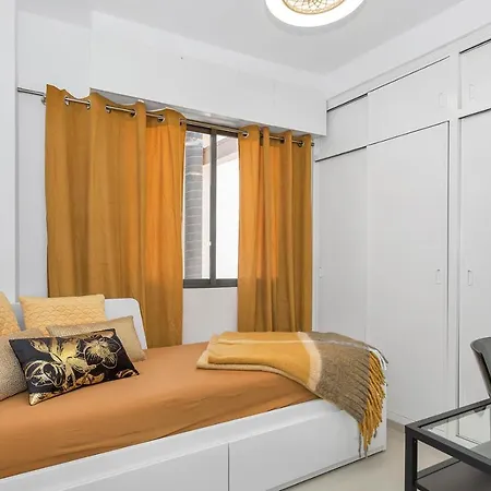 Апартаменты Reel Apartments- Walk To The And Centre Торевьиа