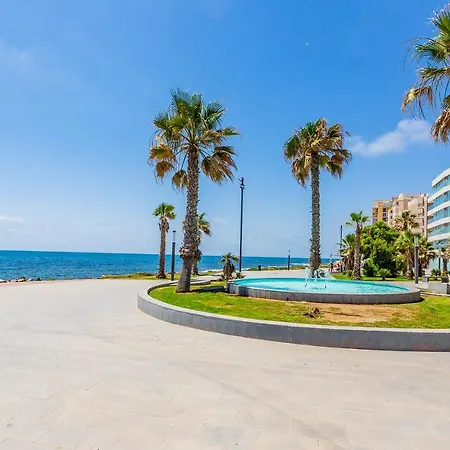 Reel Apartments- Walk To The And Centre Apartment Torrevieja