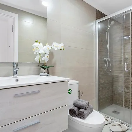 Reel Apartments- Walk To The And Centre Apartment *