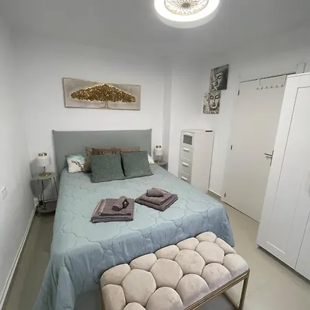 Apartment Reel Apartments- Walk To The And Centre *