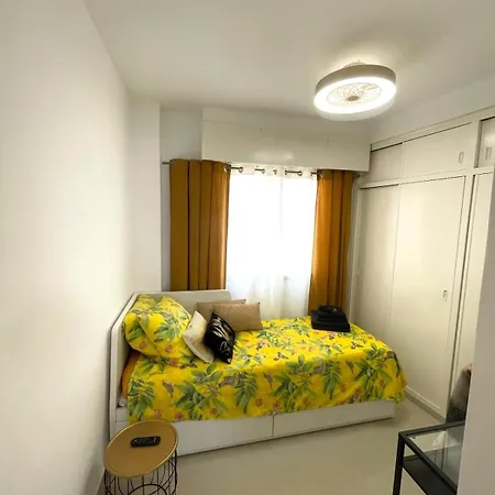 Апартаменты Reel Apartments- Walk To The And Centre Торевьиа