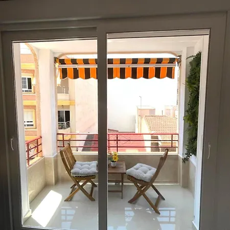 Reel Apartments- Walk To The And Centre Апартаменты