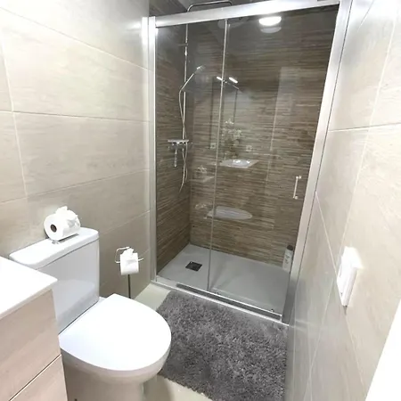 Reel Apartments- Walk To The And Centre Апартаменты *