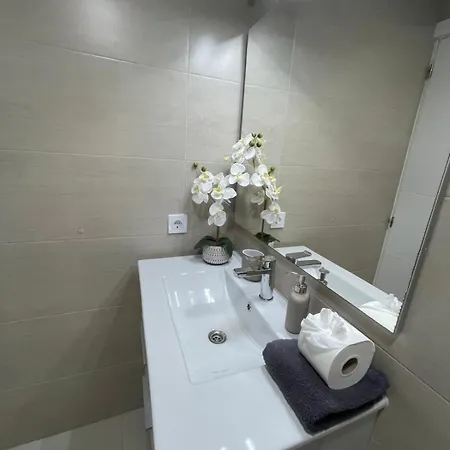 Reel Apartments- Walk To The And Centre *