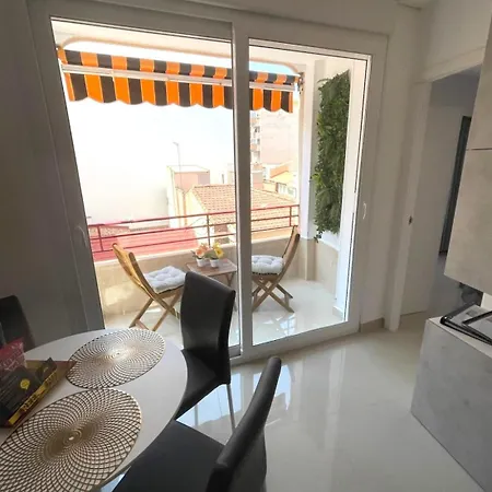 Reel Apartments- Walk To The And Centre *